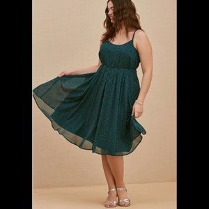 Torrid NWT Green Dot MIDI Chiffon Pleated Dress, size 0x
